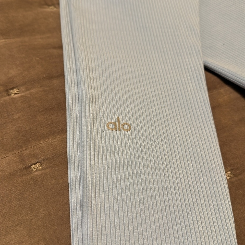 Alo Yoga Leggings - Picture 4 of 5